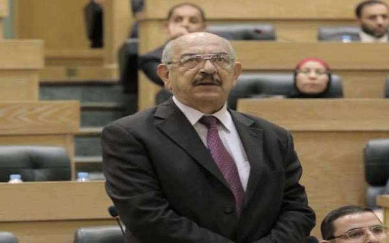 النائب بني هاني ينتقد استئجار فندق