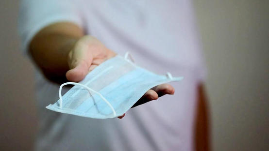 نقابة الصيادلة تدعو لتوفير الكمامات مجانا