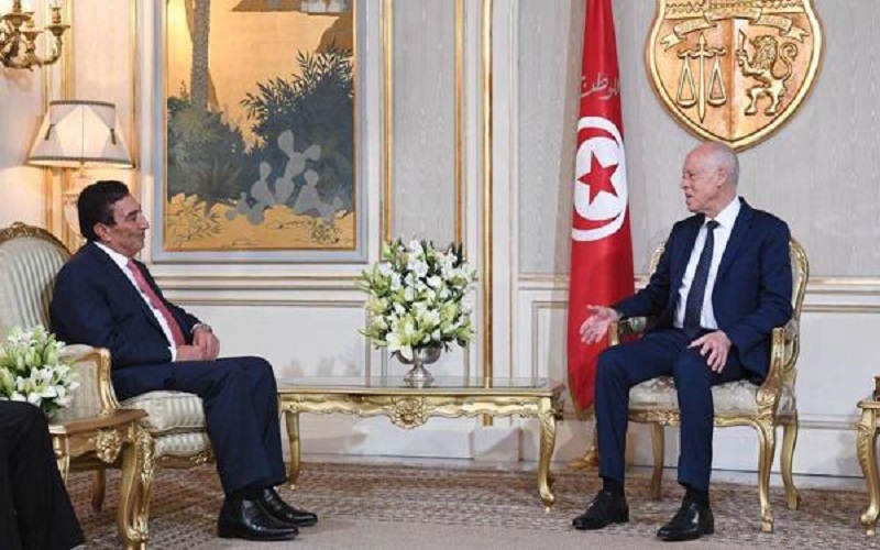 الطراونة ينقل رسالة من الملك للرئيس