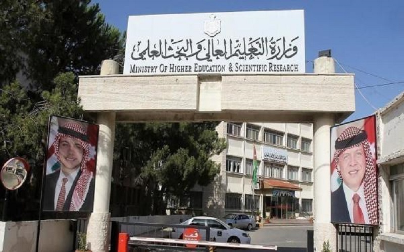 التعليم العالي تعمم لتوفير المواد المعقمة