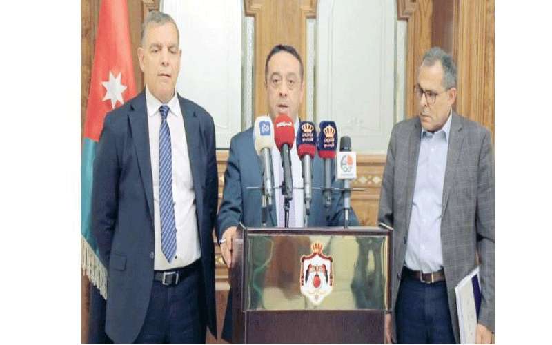 الرزاز يوعز بتحسين ظروف أقسام العزل