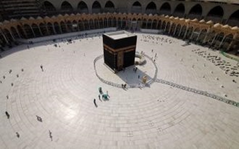 السعودية .. منع الاعتكاف وتقليص خطبة