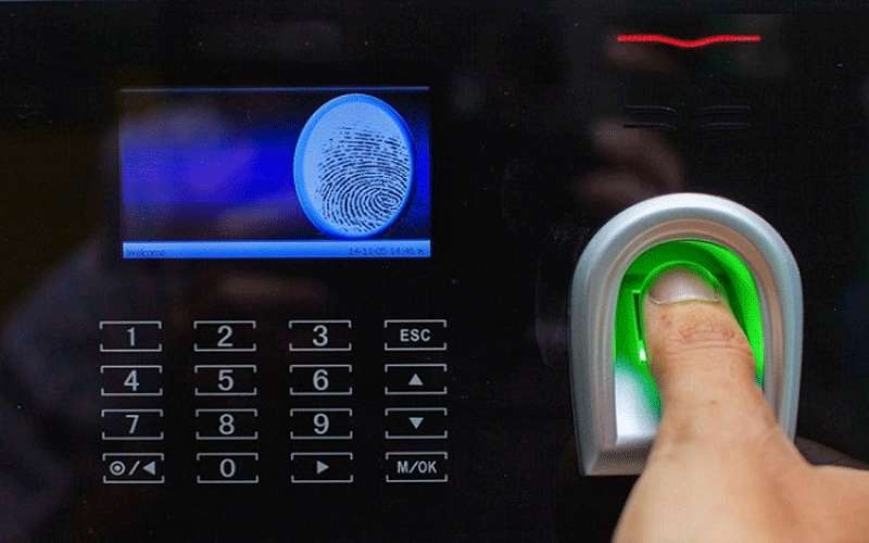 وزارة التنمية الاجتماعية توقف بصمة الدوام