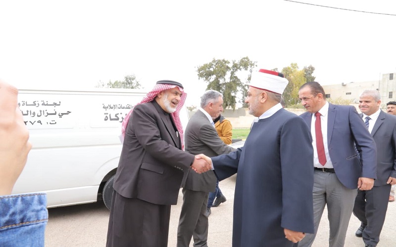 مستشفى المقاصد يقيم يوما طبيا مجانيا