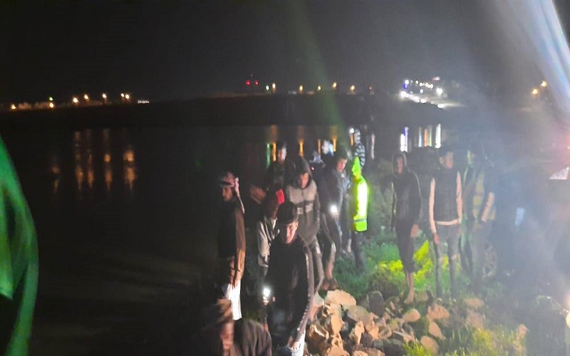 البحث عن طفل فقد في منطقة