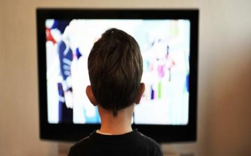 الحكومة: التعليم عن بعد عبر التلفزيونات