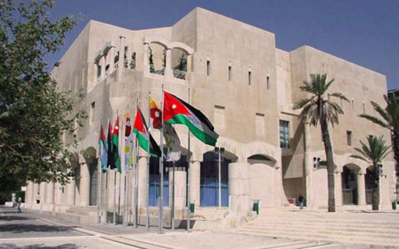 الأمانة : تخفيض دوام الإداريين وتعليق