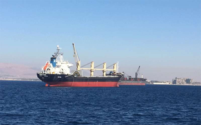 باخرة من مصر تحمل 4 آلاف