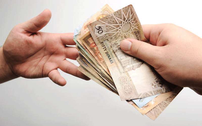 صرف الرواتب خلال يومين