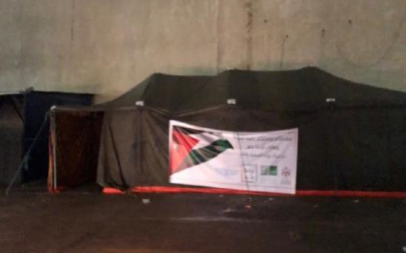 خيمة لتوصيل احتياجات المحجور عليهم من