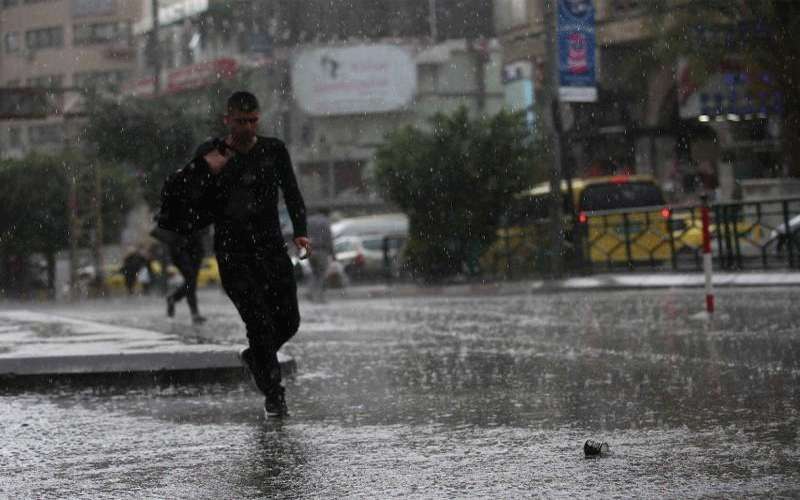 أجواء باردة وماطرة ليومين ومنخفض قبرصي