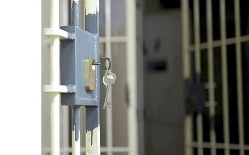 الإفراج الفوري عن الموقوفين ممن تقل