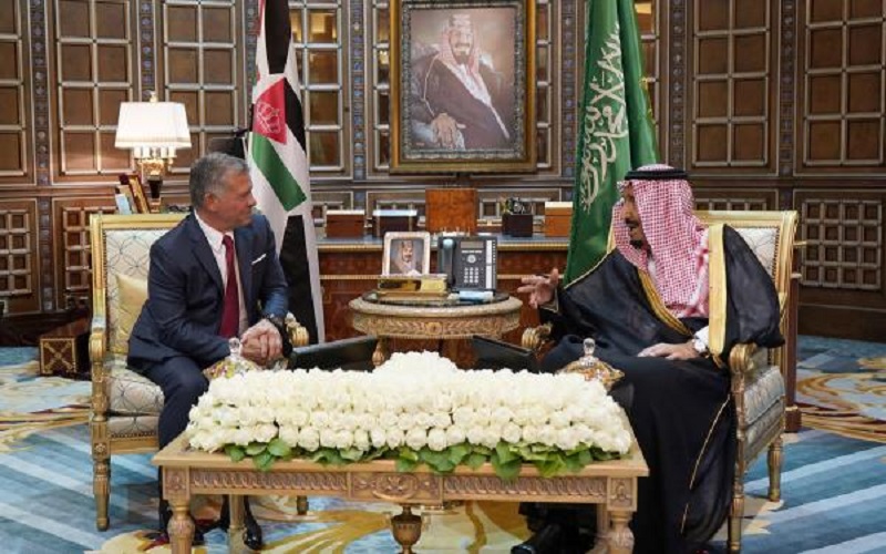 الملك وخادم الحرمين الشريفين يبحثان ازمة
