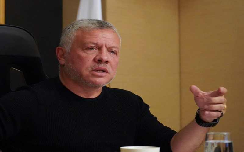 الملك يترأس اجتماعا لمتابعة إجراءات التعامل