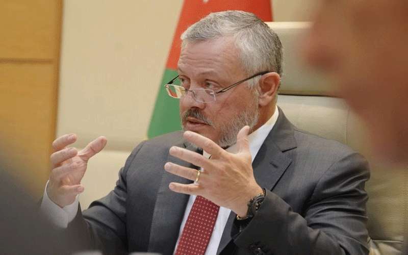 الملك يوجه بإعفاء مستأجري العقارات الوقفية