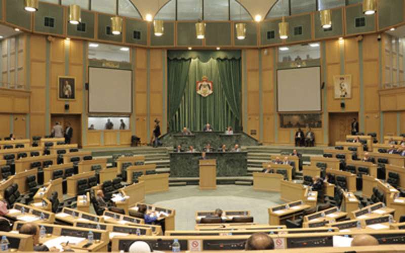 مجلس الأعيان يتبرع بـ 100 ألف