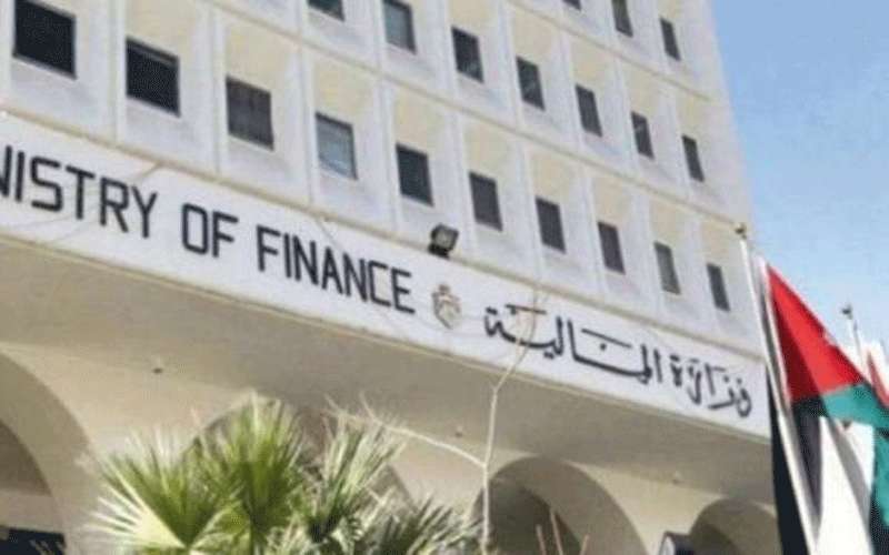 المالية تتنازل عن سجائر مضبوطة لصالح