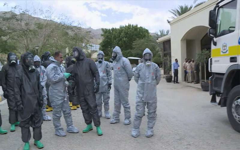 فرق الدفاع المدني تبدأ عمليات تعقيم