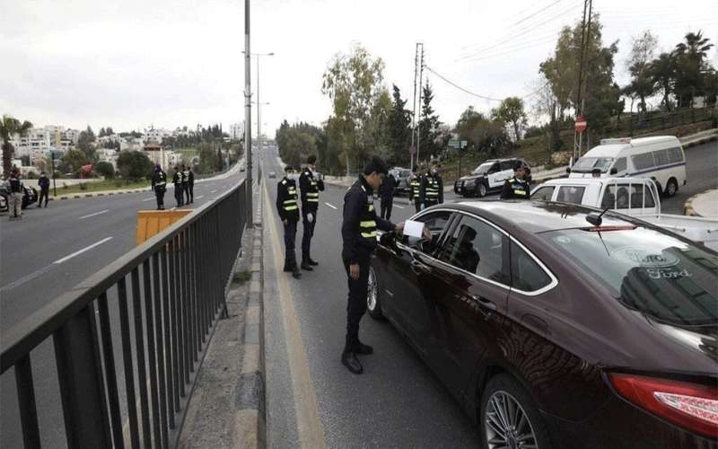 ضبط 100 شخص خالفوا قانون الدفاع