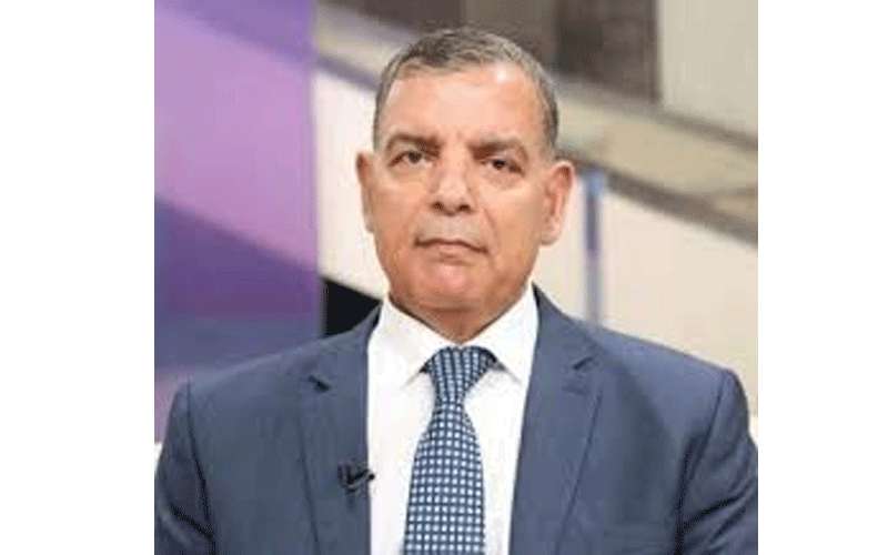 جابر يطلع على مخزون الأدوية