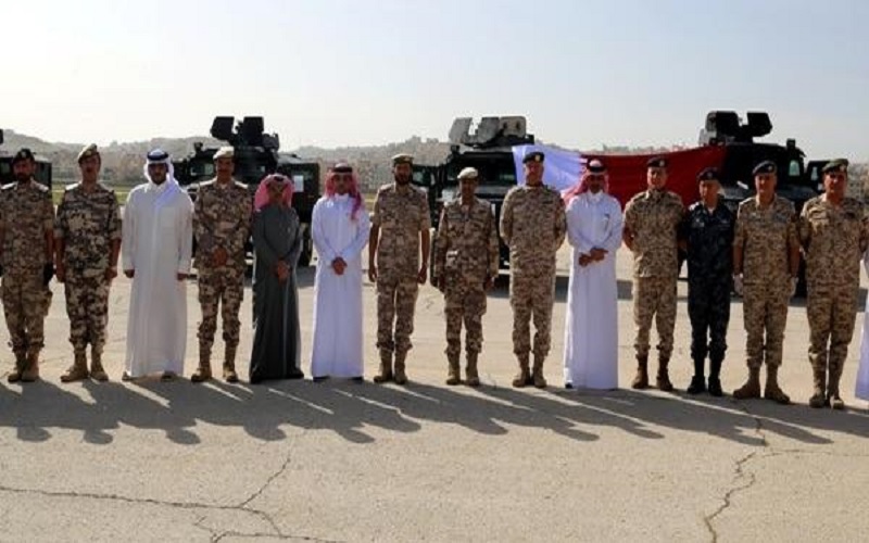 الجيش يتسلم آليات عسكرية من قطر
