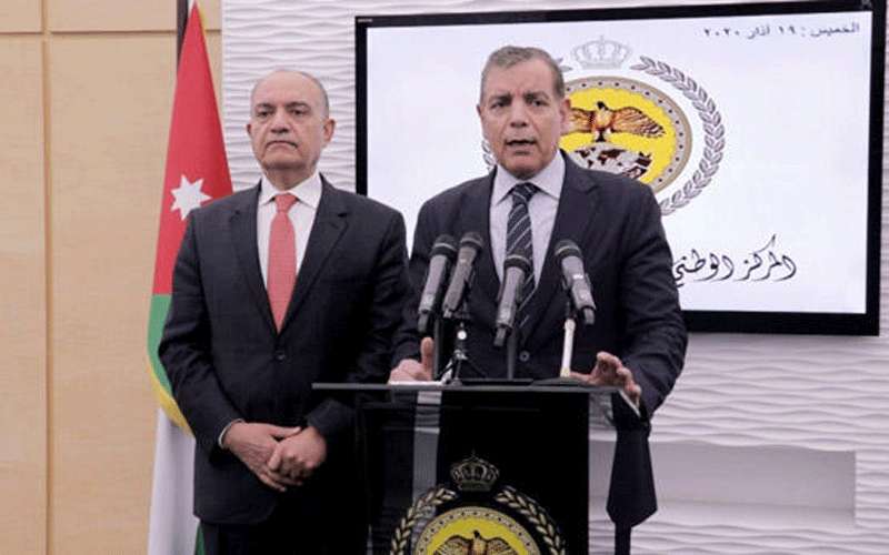 وزيرا الصحة والإعلام يجريان فحص كورونا