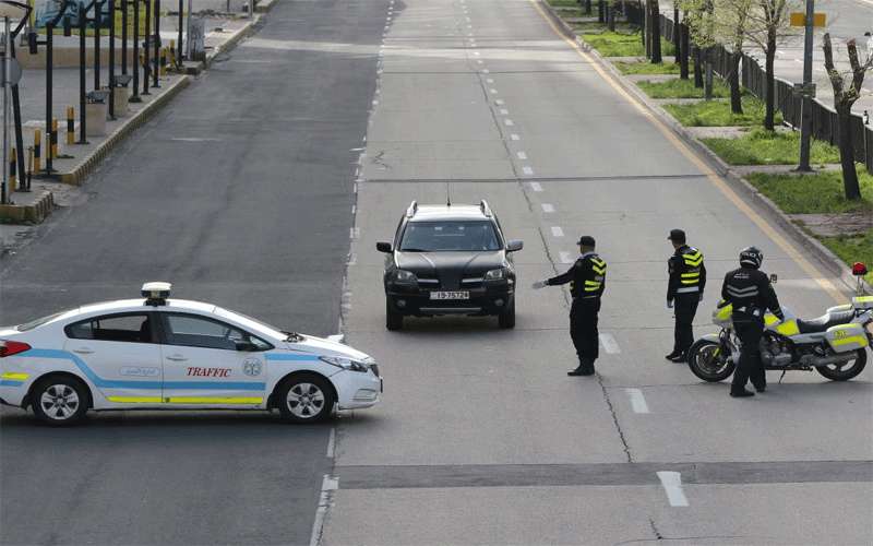ضبط ٤٢٢ مركبة و ٨٦٥ شخصا