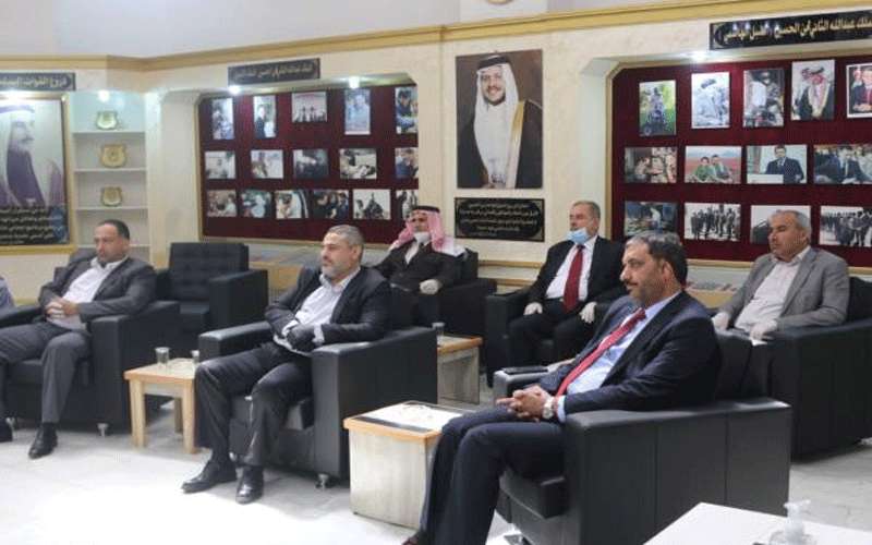 الرزاز يوعز بتشكيل فرقا ارشادية للتسجيل