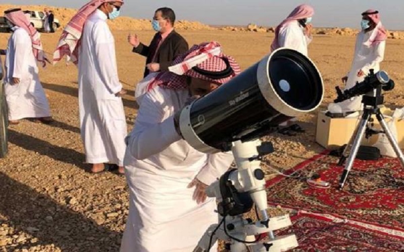 السعودية: ثبوت رؤية الهلال والجمعة أول