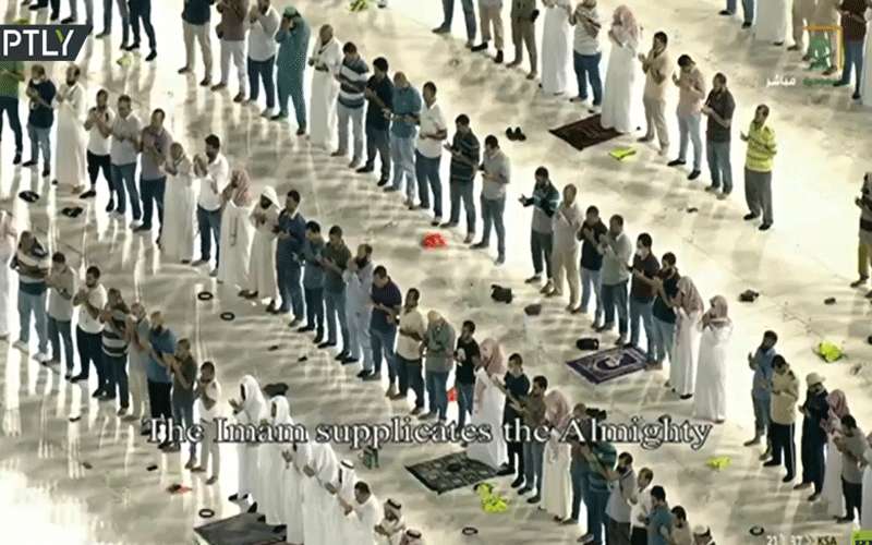 أول صلاة تراويح بالمسجد النبوي وسط