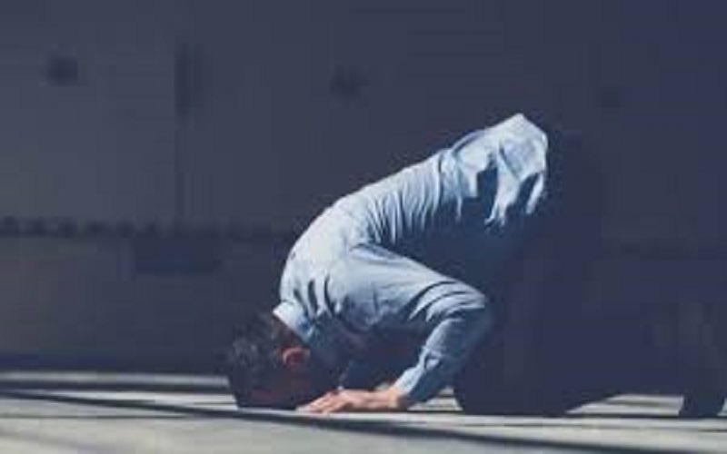 علماء الأردن تبين حكم الصلاة خلف