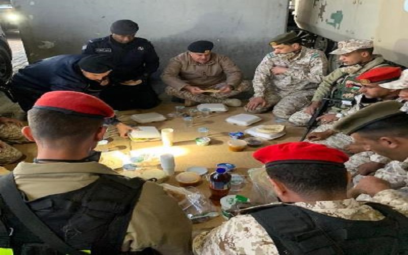 الحنيطي يشارك إحدى نقاط الغلق الإفطار