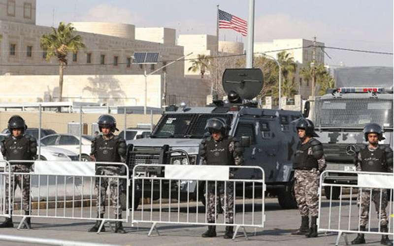 حادث عرضي بمحيط السفارة الأميركية