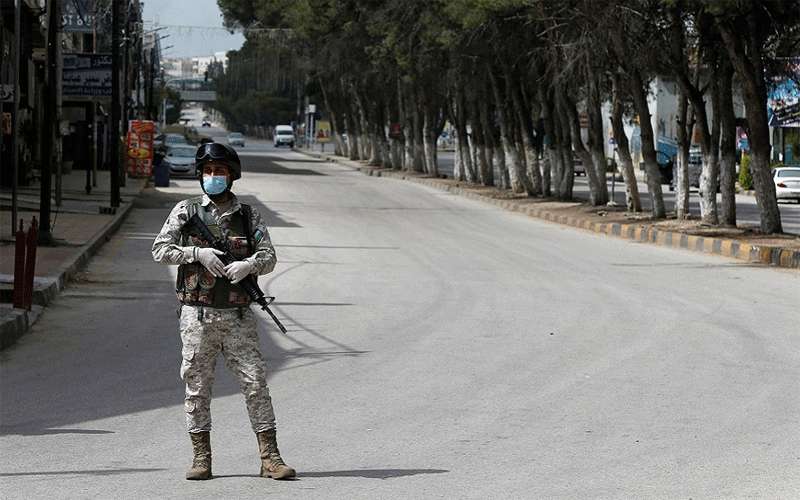 الزرقاء: ضبط 5 مركبات و38 شخصا