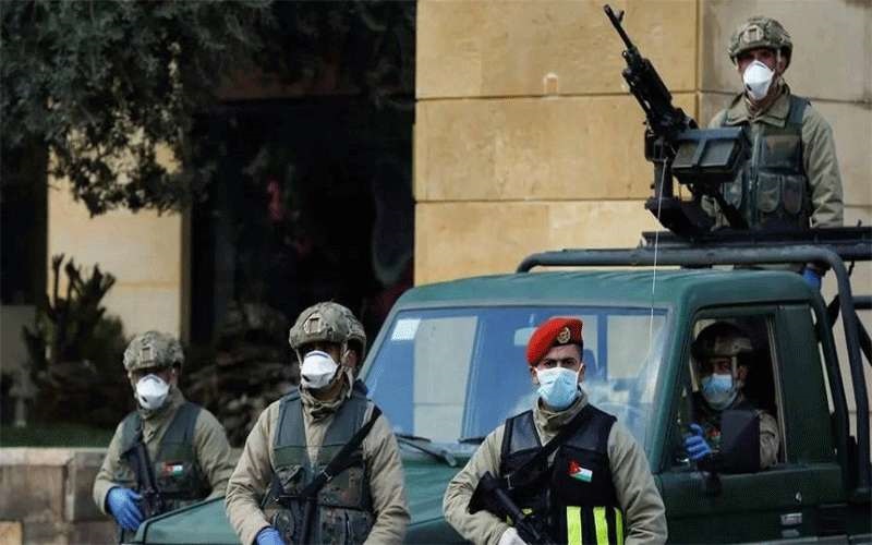 الزرقاء: ضبط 5 مركبات و38 شخصا