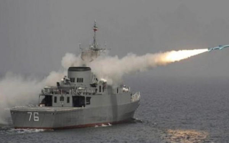 مقتل جنود إيرانيين بقصف سفينة حربية