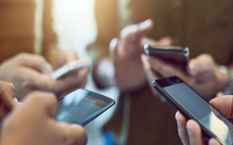 بطاقات شحن خلوية مجانية للمحجور عليهم