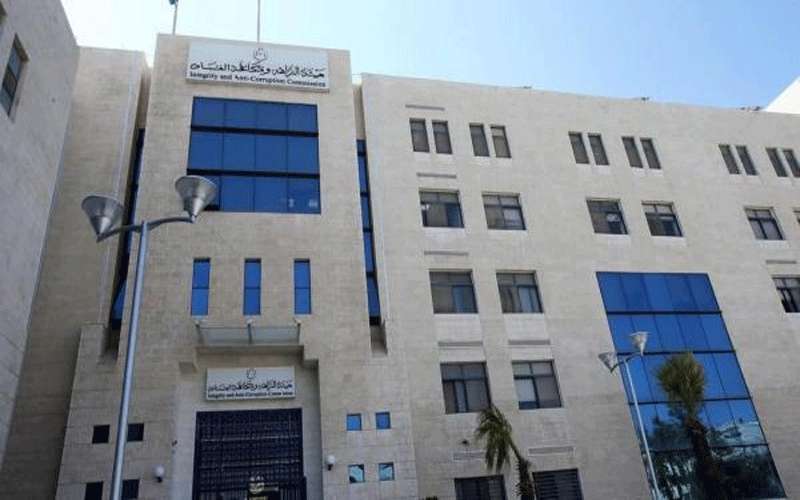 الفساد تحيل قضايا إلى النيابة العامة