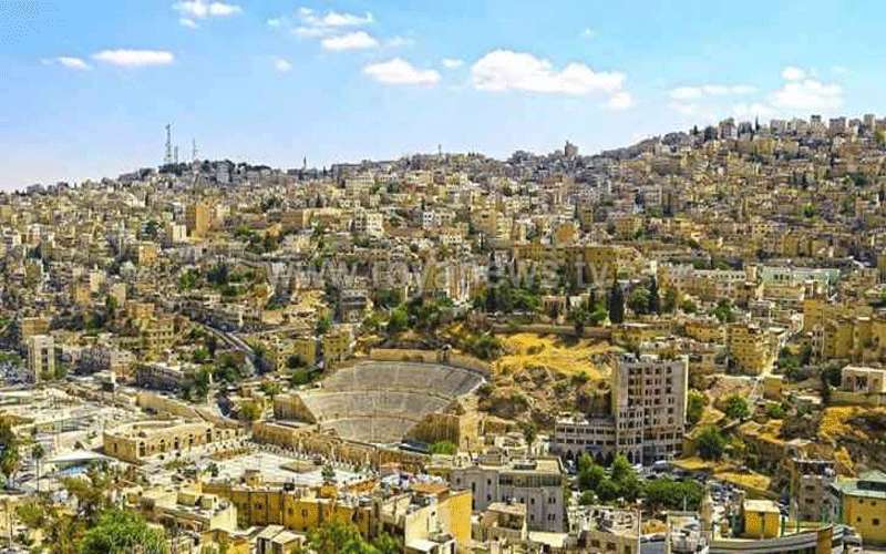 طقس ربيعي دافئ إلى حار نسبيا