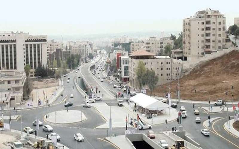 الشواربة: انجاز مشروعات البنية التحتية للباص