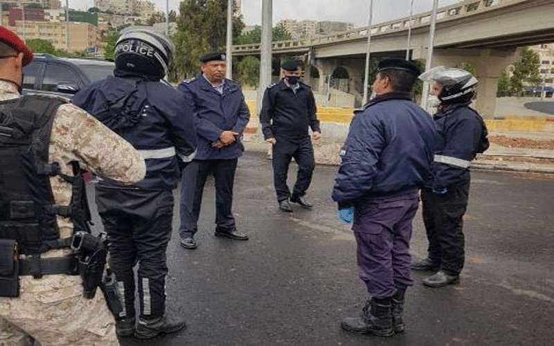 الحواتمة يتفقد مرتبات الأمن بالميدان