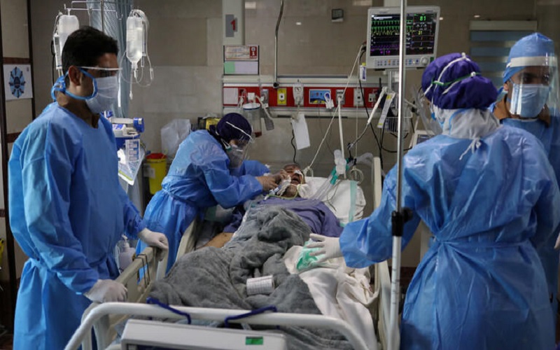 إيران: ارتفاع الوفيات إلى 7451