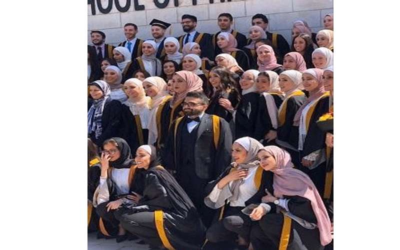 قصة صورة الطالب (الأكثر حظا) بالأردن