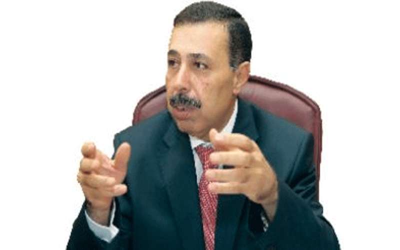 النعيمي: 2 متر بين كل طالب