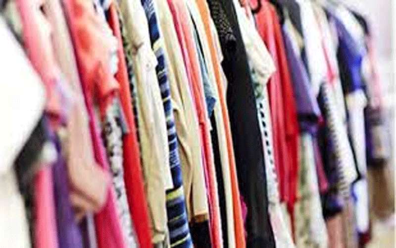 تجارة الالبسة والاحذية في مهب الريح