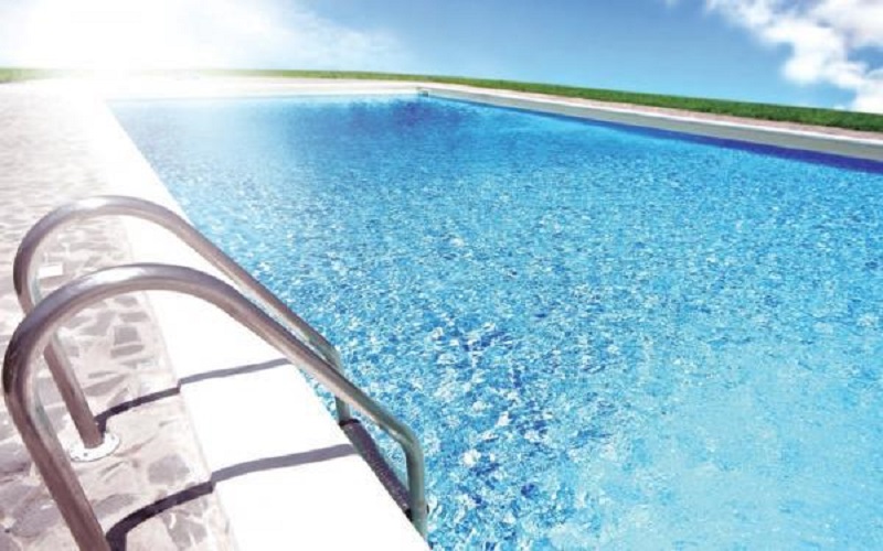 قرار بإعادة فتح المسابح اعتبارا من