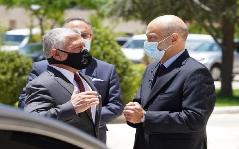 الملك: إغلاق البلد من جديد هو