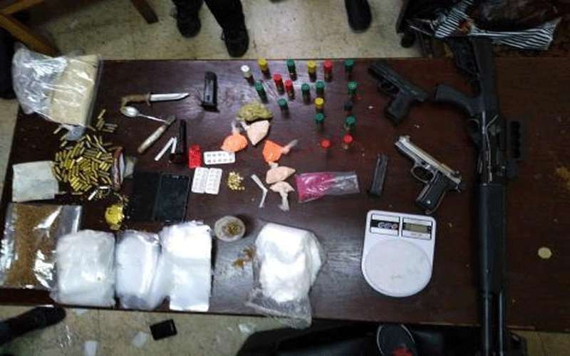 مكافحة المخدرات تضبط 16 شخصا بالزرقاء