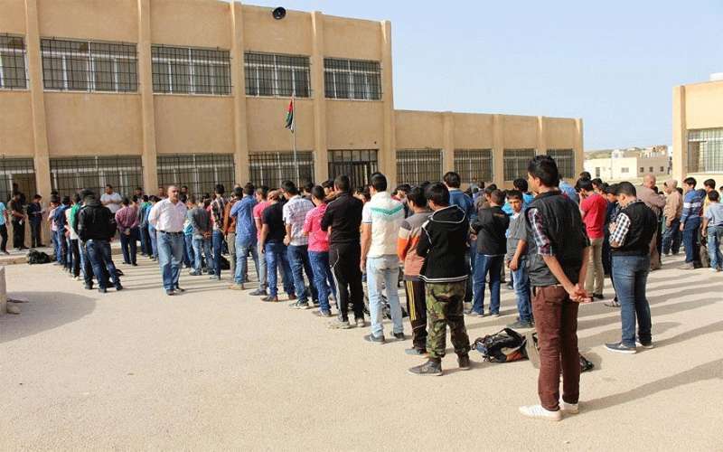 غموض يكتنف العام الدراسي وقطاع التعليم