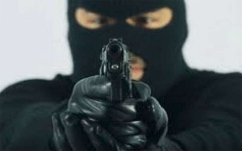 سطو مسلح على صيدلية بطبربور